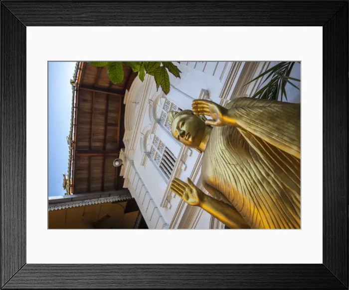 Framed Print : Golden statue at the entrance of Gangaramaya Temple, Colombo, Sri Lanka, Asia Framed Print : Golden statue at the entrance of Gangaramaya Temple, Colombo, Sri Lanka, Asia