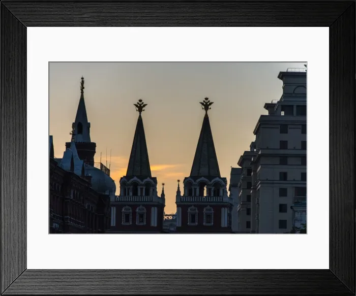 Framed Print : Silhouette of the History Museum and Resurrection Gate on Red Square at sunset, Moscow, Russia, Europe Framed Print : Silhouette of the History Museum and Resurrection Gate on Red Square at sunset, Moscow, Russia, Europe
