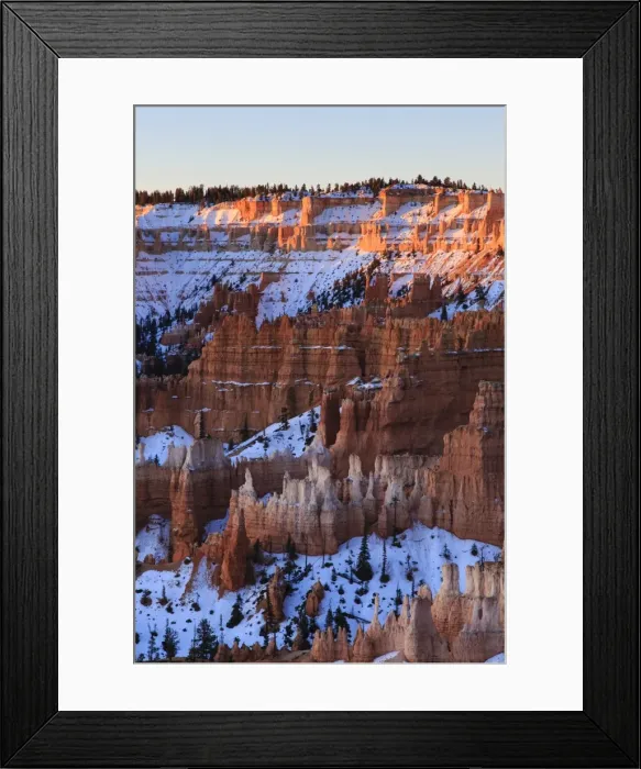 Framed Print : Hoodoos, rim and snow lit by dawn light in winter, Queens Garden Trail at Sunrise Point, Bryce Canyon National Park, Utah, United States of America, North America Framed Print : Hoodoos, rim and snow lit by dawn light in winter, Queens Garden Trail at Sunrise Point, Bryce Canyon National Park, Utah, United States of America, North America