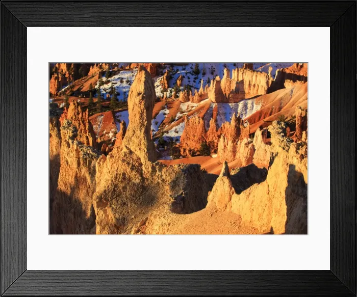 Framed Print : Hoodoos and snow lit by strong dawn light in winter, Queens Garden Trail at Sunrise Point, Bryce Canyon National Park, Utah, United States of America, North America Framed Print : Hoodoos and snow lit by strong dawn light in winter, Queens Garden Trail at Sunrise Point, Bryce Canyon National Park, Utah, United States of America, North America