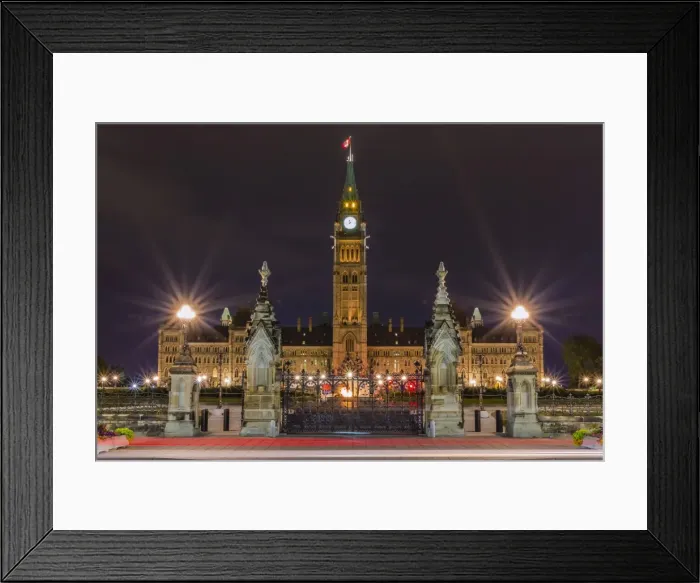 Framed Print : Parliament Hill and the capital Parliament Building, Ottawa, Ontario, Canada, North America Framed Print : Parliament Hill and the capital Parliament Building, Ottawa, Ontario, Canada, North America