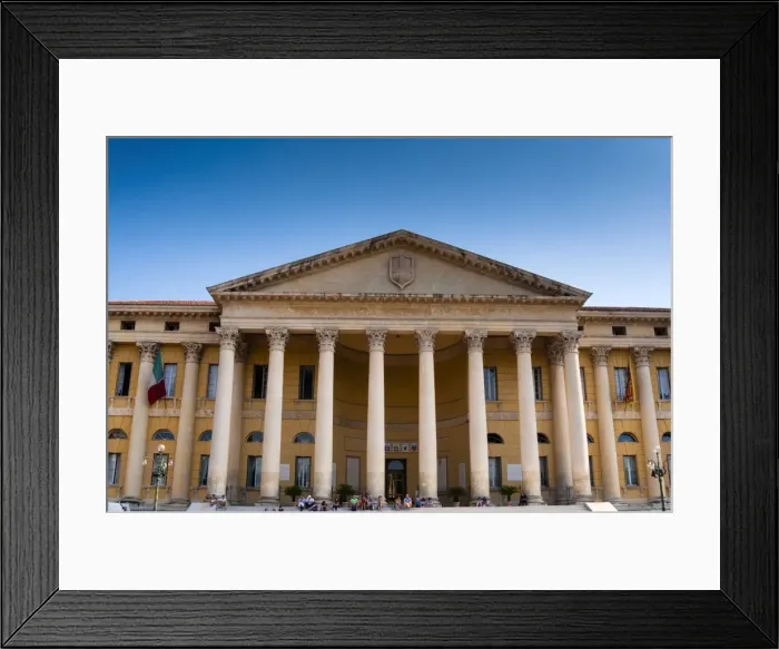 Framed Print : Palazzo Barbieri, Piazza Bra, Verona, UNESCO World Heritage Site, Veneto, Italy, Europe Framed Print : Palazzo Barbieri, Piazza Bra, Verona, UNESCO World Heritage Site, Veneto, Italy, Europe