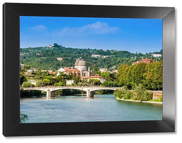 Ponte Garibaldi, River Adige, Verona, UNESCO World Heritage Site, Veneto, Italy, Europe