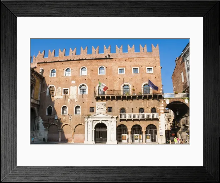 Framed Print : Palazzo di Cangrande, Piazza dei Signori (Piazza Dante), Verona, UNESCO World Heritage Site, Veneto, Italy, Europe Framed Print : Palazzo di Cangrande, Piazza dei Signori (Piazza Dante), Verona, UNESCO World Heritage Site, Veneto, Italy, Europe