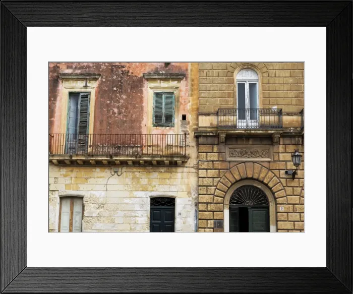 Framed Print : Crumbling houses in the baroque city of Lecce, Puglia, Italy, Europe Framed Print : Crumbling houses in the baroque city of Lecce, Puglia, Italy, Europe