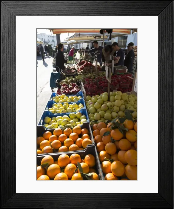 Framed Print : Fruit stall in market in Alberobello, Puglia, Italy, Europe Framed Print : Fruit stall in market in Alberobello, Puglia, Italy, Europe