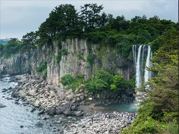 Jeongbang pokpo waterfall, island of Jejudo, UNESCO World Heritage Site, South Korea, Asia