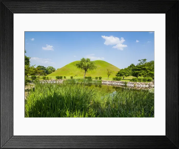 Framed Print : Tumuli park with its tombs from the Shilla monarchs, Gyeongju, UNESCO World Heritage Site, South Korea, Asia Framed Print : Tumuli park with its tombs from the Shilla monarchs, Gyeongju, UNESCO World Heritage Site, South Korea, Asia