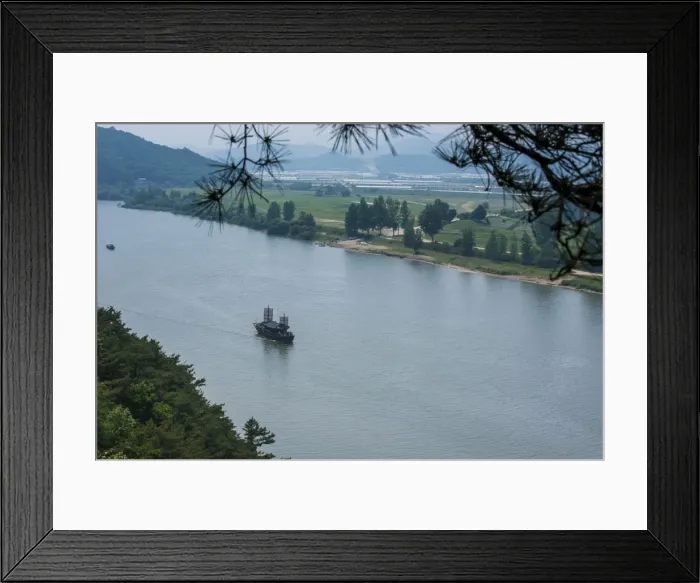Framed Print : Traditional dragon boat, Baengma River, Buso Mountain Fortress in the Busosan Park, Buyeo, South Korea, Asia