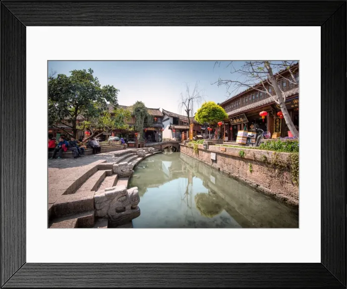 Framed Print : Creek at Square Market in Lijiang, Yunnan, China, Asia Framed Print : Creek at Square Market in Lijiang, Yunnan, China, Asia