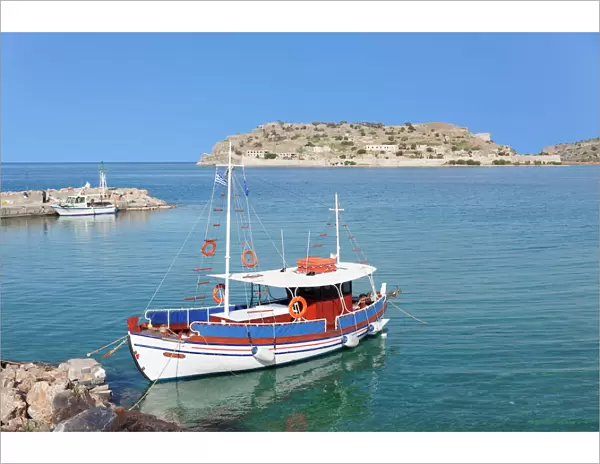 View from Plaka to Spinalonga Island (Kalidon), former leper colony, Gulf of Mirabello, Lasithi, Eastern Crete, Crete, Greek Islands, Greece, Europe