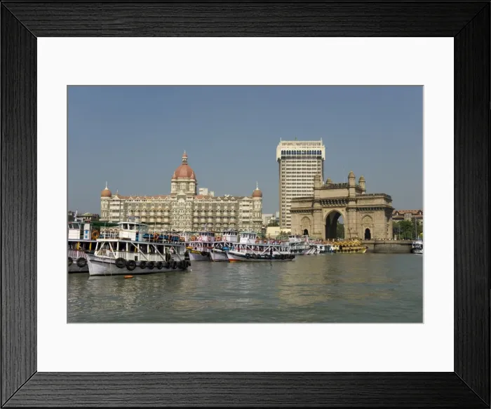 Framed Print : Gateway of India on the dockside beside the Taj Mahal Hotel, Mumbai, India, Asia