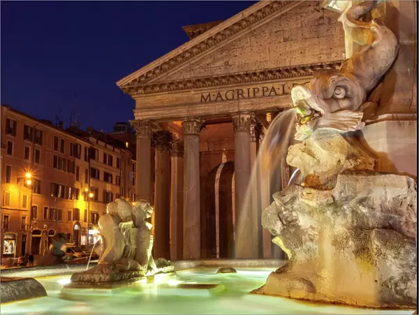 Piazza della Rotonda and The Pantheon, Rome, Lazio, Italy, Europe