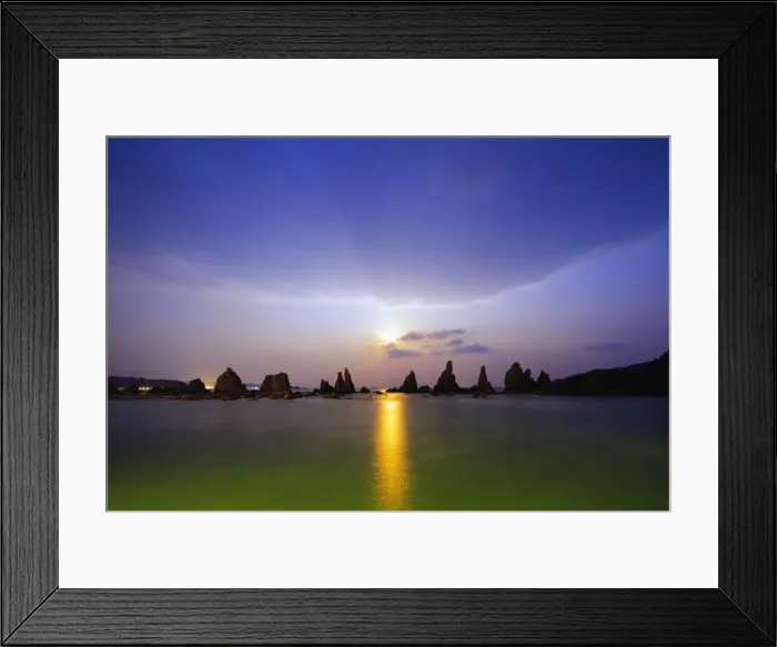 Framed Print : Full moon rising over rock stacks, Hashikuiiwa, Wakayama Prefecture, Honshu, Japan, Asia Framed Print : Full moon rising over rock stacks, Hashikuiiwa, Wakayama Prefecture, Honshu, Japan, Asia