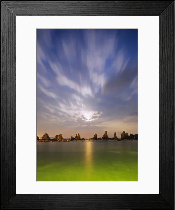 Framed Print : Full moon rising over rock stacks, Hashikuiiwa, Wakayama Prefecture, Honshu, Japan, Asia Framed Print : Full moon rising over rock stacks, Hashikuiiwa, Wakayama Prefecture, Honshu, Japan, Asia