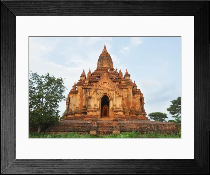 Framed Print : Tourists waiting for sunset on a temple, Bagan (Pagan), Myanmar (Burma), Asia Framed Print : Tourists waiting for sunset on a temple, Bagan (Pagan), Myanmar (Burma), Asia