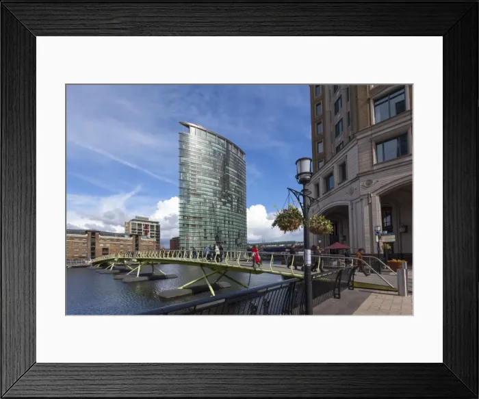 Framed Print : A bridge crossing the North Quay with the London Marriott Hotel behind, Canary Wharf, Docklands, London, England, United Kingdom, Europe Framed Print : A bridge crossing the North Quay with the London Marriott Hotel behind, Canary Wharf, Docklands, London, England, United Kingdom, Europe