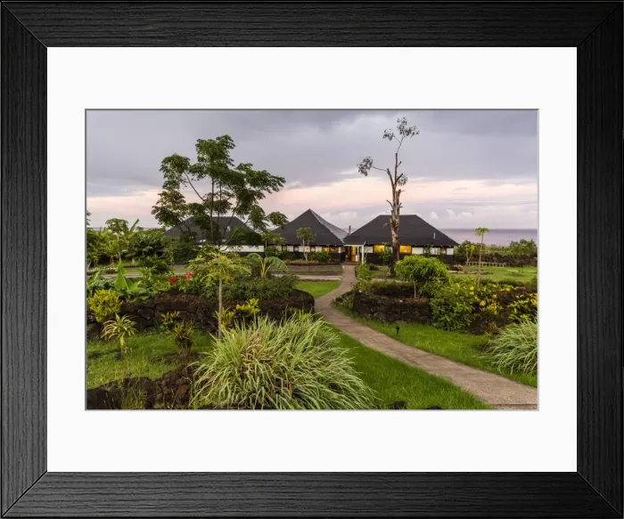 Framed Print : A view of the Hotel Altiplanico on Easter Island (Isla de Pascua), Rapa Nui, Chile, South America Framed Print : A view of the Hotel Altiplanico on Easter Island (Isla de Pascua), Rapa Nui, Chile, South America