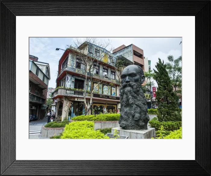 Framed Print : Statue of Dr. Mackay on a square in Danshui suburb of Taipeh, Taiwan, Asia Framed Print : Statue of Dr. Mackay on a square in Danshui suburb of Taipeh, Taiwan, Asia