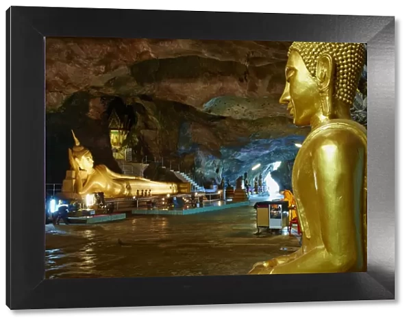 Wat Tham Suwan Khuha Buddhist Cave, Phang Nga Bay, Krabi Province, Thailand, Southeast Asia, Asia