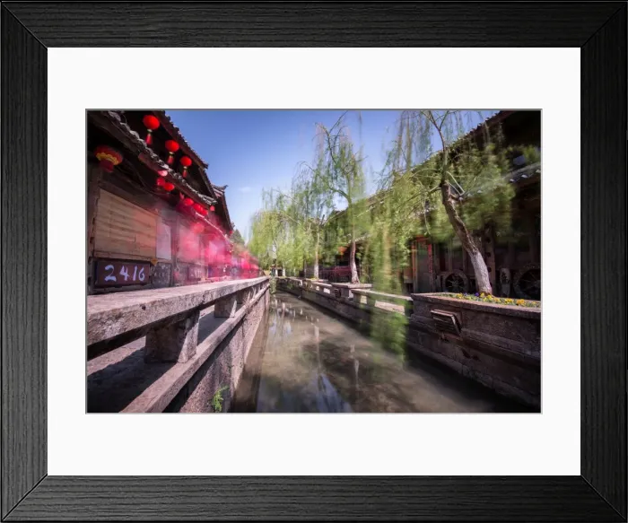 Framed Print : Bar street (Xinhuajie) in the old part of Lijiang in a long exposure, Lijiang, Yunnan, China, Asia Framed Print : Bar street (Xinhuajie) in the old part of Lijiang in a long exposure, Lijiang, Yunnan, China, Asia