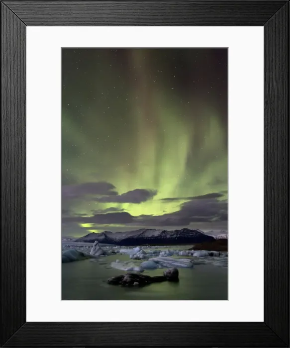 Framed Print : The Aurora Borealis (Northern Lights) captured in the night sky over Jokulsarlon glacial lagoon on the edge of the Vatnajokull National Park, during winter, South Iceland, Iceland, Polar Regions Framed Print : The Aurora Borealis (Northern Lights) captured in the night sky over Jokulsarlon glacial lagoon on the edge of the Vatnajokull National Park, during winter, South Iceland, Iceland, Polar Regions