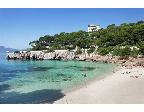 Beach and bay of Cala Gat, Cala Ratjada, Majorca (Mallorca), Balearic Islands (Islas Baleares), Spain, Mediterranean, Europe