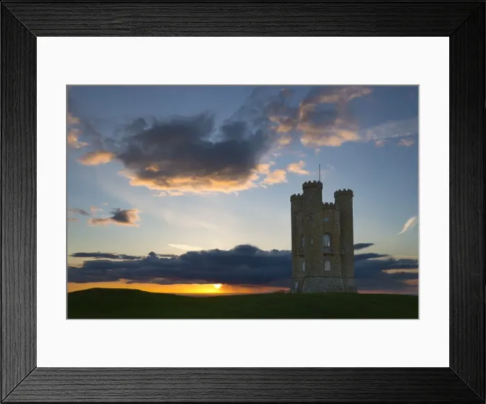 Framed Print : Broadway Tower at sunset, Broadway, Cotswolds, Worcestershire, England, United Kingdom, Europe Framed Print : Broadway Tower at sunset, Broadway, Cotswolds, Worcestershire, England, United Kingdom, Europe