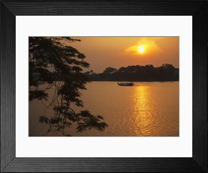 Framed Print : Perfume River (Huong River) at sunset, Hue, Thua Thien-Hue, Vietnam, Indochina, Southeast Asia, Asia Framed Print : Perfume River (Huong River) at sunset, Hue, Thua Thien-Hue, Vietnam, Indochina, Southeast Asia, Asia