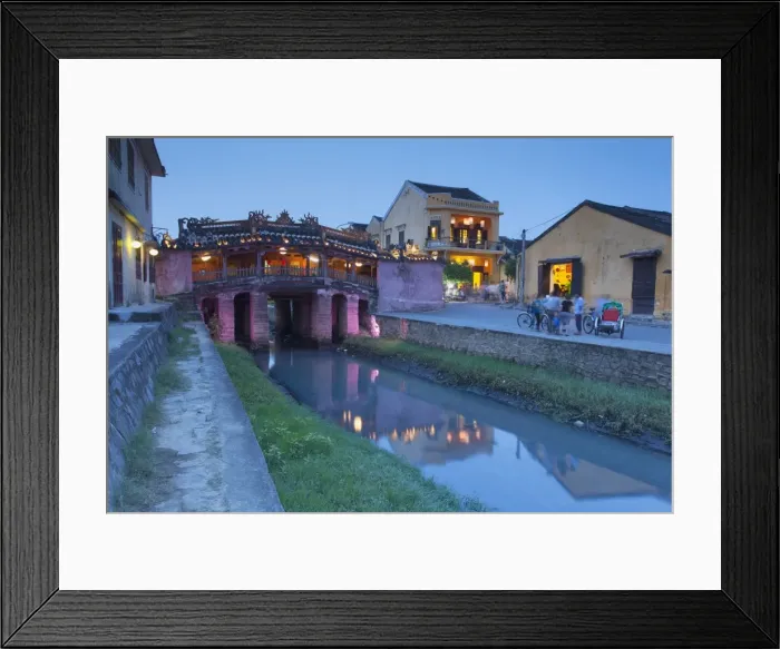 Framed Print : Japanese Bridge at dusk, Hoi An, UNESCO World Heritage Site, Quang Nam, Vietnam, Indochina, Southeast Asia, Asia Framed Print : Japanese Bridge at dusk, Hoi An, UNESCO World Heritage Site, Quang Nam, Vietnam, Indochina, Southeast Asia, Asia