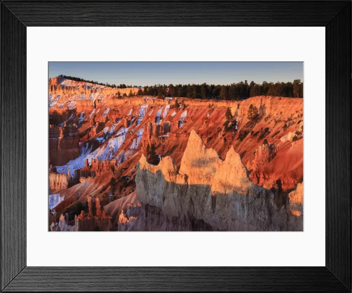Framed Print : Hoodoos, rim and snow lit by strong dawn light, Queens Garden Trail at Sunrise Point, Bryce Canyon National Park, Utah, United States of America, North America Framed Print : Hoodoos, rim and snow lit by strong dawn light, Queens Garden Trail at Sunrise Point, Bryce Canyon National Park, Utah, United States of America, North America