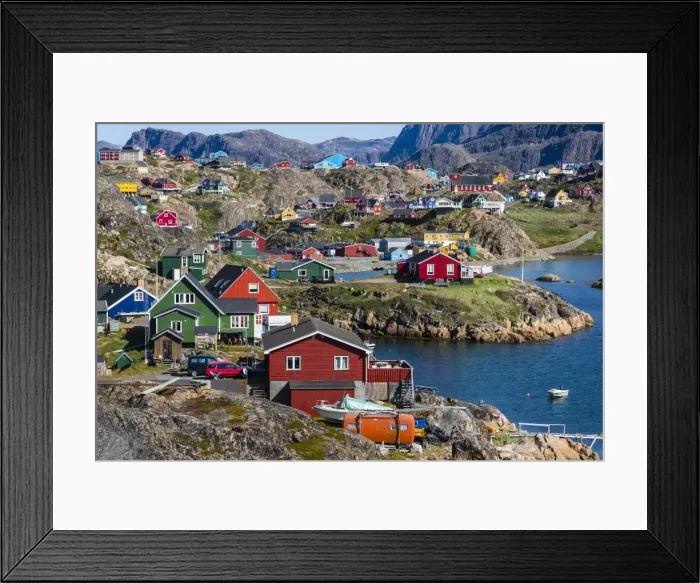 Framed Print : View of the brightly colored houses in Sisimiut, Greenland, Polar Regions Framed Print : View of the brightly colored houses in Sisimiut, Greenland, Polar Regions