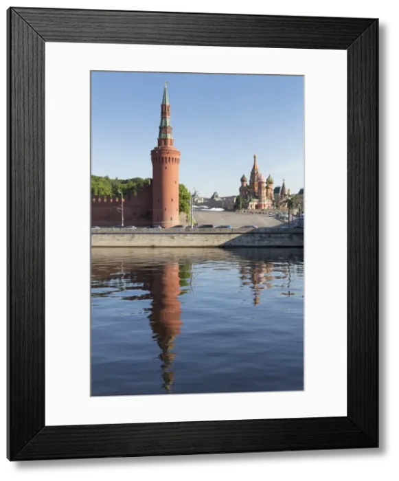 Framed Print : The River Moskva with the Kremlin and St. Basils Cathedral, UNESCO World Heritage Site, Moscow, Russia, Europe Framed Print : The River Moskva with the Kremlin and St. Basils Cathedral, UNESCO World Heritage Site, Moscow, Russia, Europe