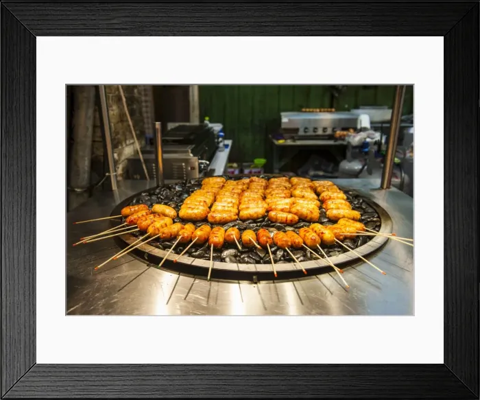 Framed Print : Fresh cooked food at the Shilin Night Market, Taipei, Taiwan, Asia Framed Print : Fresh cooked food at the Shilin Night Market, Taipei, Taiwan, Asia