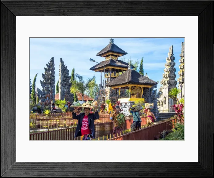 Framed Print : Believers in the Pura Ulun Danu Batur temple, Bali, Indonesia, Southeast Asia, Asia Framed Print : Believers in the Pura Ulun Danu Batur temple, Bali, Indonesia, Southeast Asia, Asia