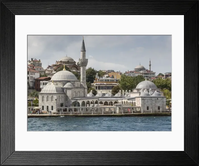 Framed Print : Couple walking past the Semsi Pasa Mosque, seen from the Bosphorus Strait, Uskudar, Istanbul, Turkey, Europe Framed Print : Couple walking past the Semsi Pasa Mosque, seen from the Bosphorus Strait, Uskudar, Istanbul, Turkey, Europe