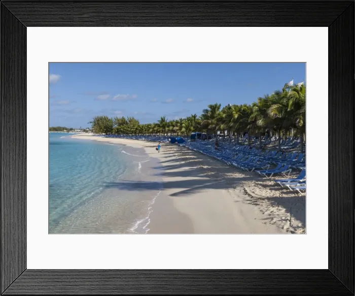 Framed Print : Tourist on a white sand beach, palm trees and empty sun loungers, cruise terminal, Grand Turk, Turks and Caicos, West Indies, Caribbean, Central America Framed Print : Tourist on a white sand beach, palm trees and empty sun loungers, cruise terminal, Grand Turk, Turks and Caicos, West Indies, Caribbean, Central America