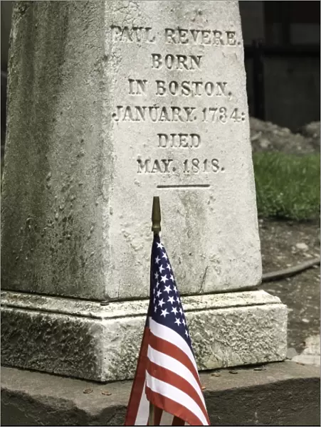 Memorial at Paul Reveres grave in the Old Granary Burying Ground in Boston, Massachusetts, New England, United States of America, North America