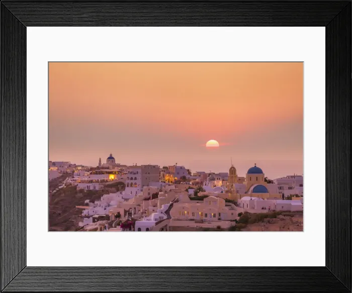 Framed Print : The village of Oia in the evening at sunset, Santorini (Thira) Cyclades Islands, Greek Islands, Greece, Europe Framed Print : The village of Oia in the evening at sunset, Santorini (Thira) Cyclades Islands, Greek Islands, Greece, Europe