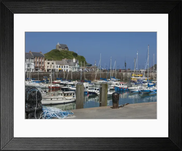 Framed Print : Harbour at Looe, Cornwall, England, United Kingdom, Europe Framed Print : Harbour at Looe, Cornwall, England, United Kingdom, Europe