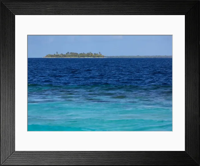 Framed Print : A deserted tropical island in the Indian Ocean in the Northern Huvadhu Atoll, Maldives, Indian Ocean, Asia
