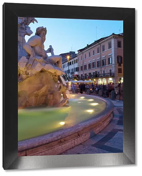 Berninis Fontana dei Quattro Fiumi (Fountain of Four Rivers) in Piazza Navona at night, Rome, Lazio, Italy, Europe