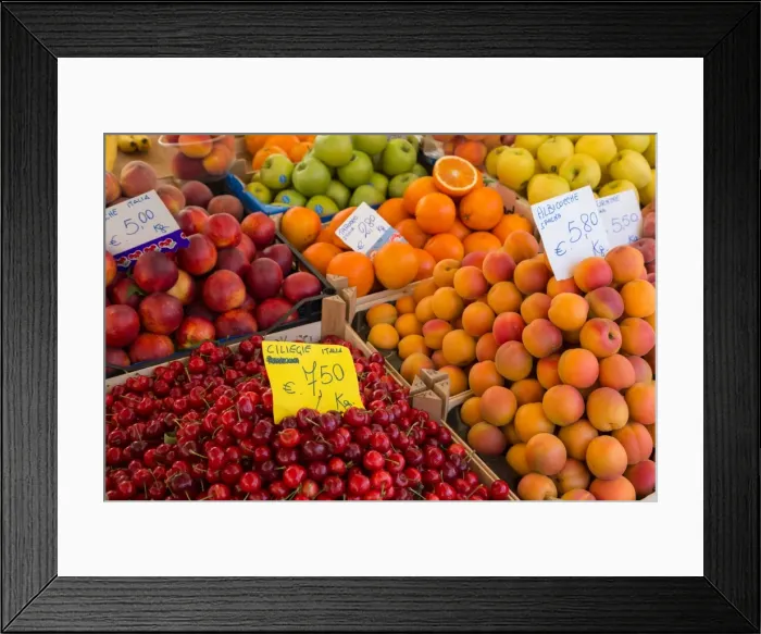 Framed Print : Fruit for sale in Mercato di Campo de Fiori, Rome, Lazio, Italy, Europe Framed Print : Fruit for sale in Mercato di Campo de Fiori, Rome, Lazio, Italy, Europe