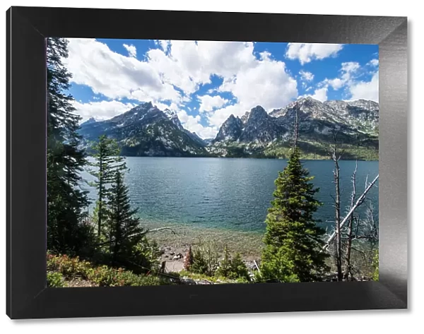 Jenny Lake in front of the Teton range in the Grand Teton National Park, Wyoming, United States of America, North America