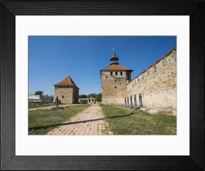 Framed Print : Heroes statues in front of the Bender fortress in Bender, Republic of Transnistria, Moldova, Europe Framed Print : Heroes statues in front of the Bender fortress in Bender, Republic of Transnistria, Moldova, Europe