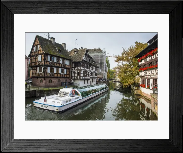 Framed Print : Tourist boats in the lock, the tanners quarter, Petite France, Strasbourg, Alsace, France, Europe Framed Print : Tourist boats in the lock, the tanners quarter, Petite France, Strasbourg, Alsace, France, Europe