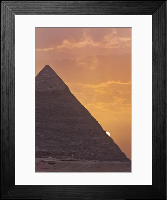 Framed Print : The sun setting behind the Pyramid of Khafre in Giza, UNESCO World Heritage Site, near Cairo, Egypt, North Africa, Africa Framed Print : The sun setting behind the Pyramid of Khafre in Giza, UNESCO World Heritage Site, near Cairo, Egypt, North Africa, Africa