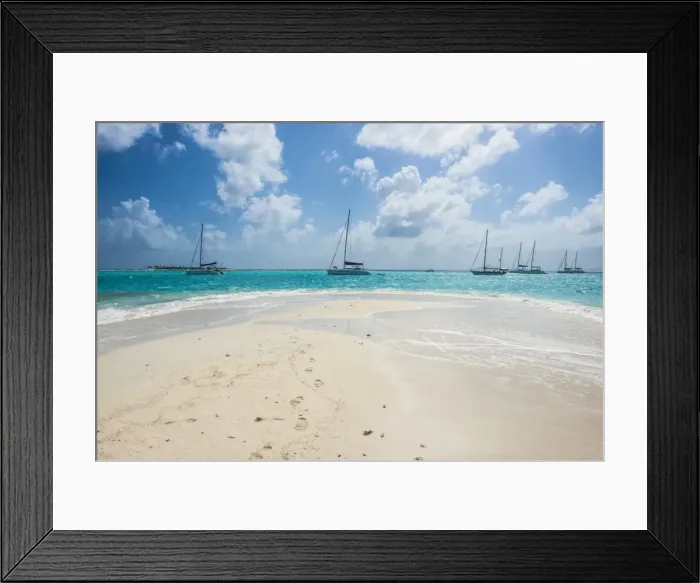 Framed Print : White sand bank in the turquoise waters of the Tobago Cays, The Grenadines, St. Vincent and the Grenadines, Windward Islands, West Indies, Caribbean, Central America Framed Print : White sand bank in the turquoise waters of the Tobago Cays, The Grenadines, St. Vincent and the Grenadines, Windward Islands, West Indies, Caribbean, Central America