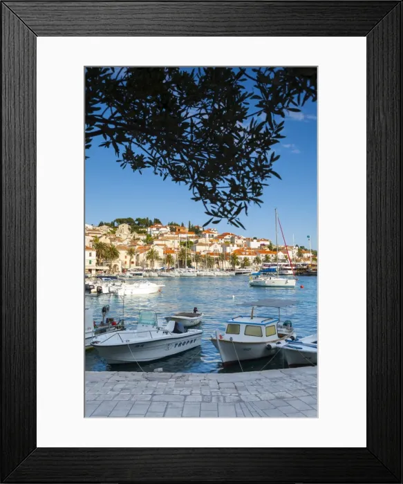 Framed Print : Hvars picturesque harbour, Stari Grad (Old Town), Hvar, Dalmatia, Croatia, Europe Framed Print : Hvars picturesque harbour, Stari Grad (Old Town), Hvar, Dalmatia, Croatia, Europe