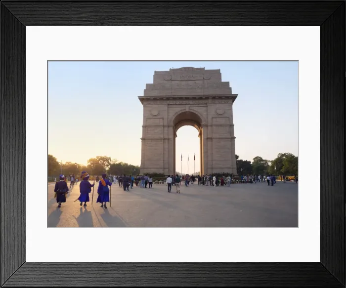 Framed Print : Sikhs at India Gate, designed by Sir Edwin Lutyens, New Delhi, India, Asia Framed Print : Sikhs at India Gate, designed by Sir Edwin Lutyens, New Delhi, India, Asia